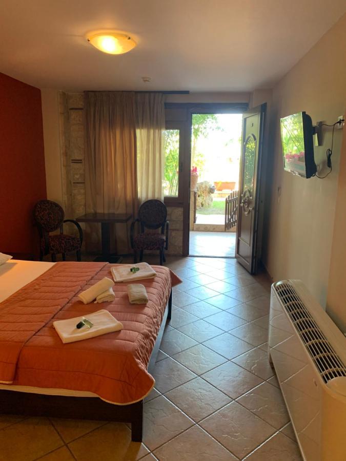 Giannis & Foteini Hotell Afytos Exteriör bild