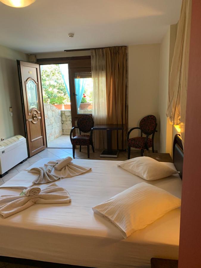 Giannis & Foteini Hotell Afytos Exteriör bild