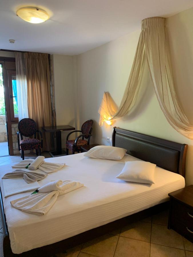 Giannis & Foteini Hotell Afytos Exteriör bild
